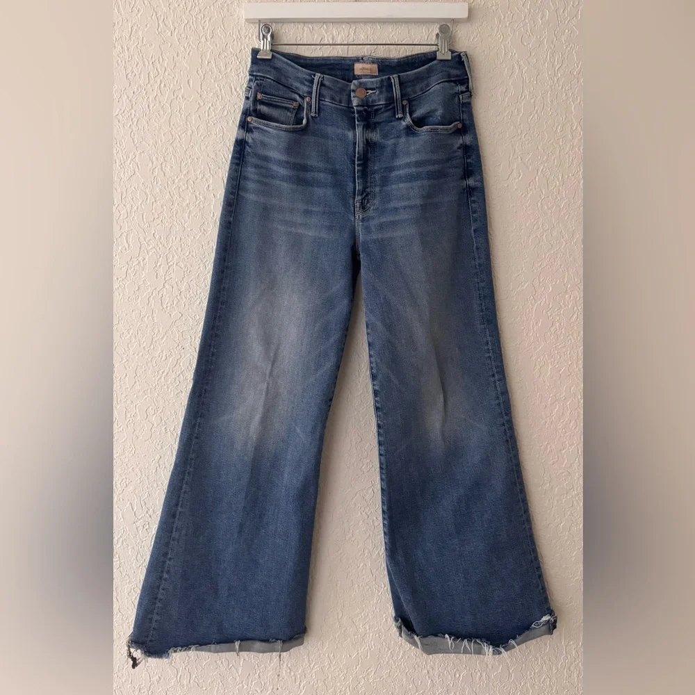 MOTHER Two-Tone Light to Mid Blue Wide-Leg Jeans - Picture 3 of 9